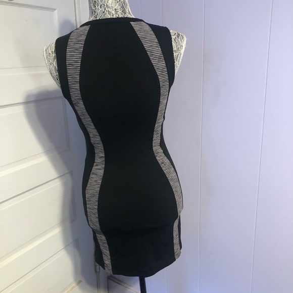 Slimming black and gray dress - Picture 2 of 5